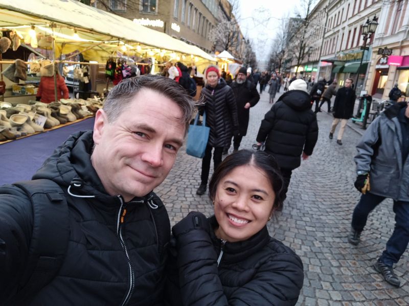 File:Food market Örerbro.jpg